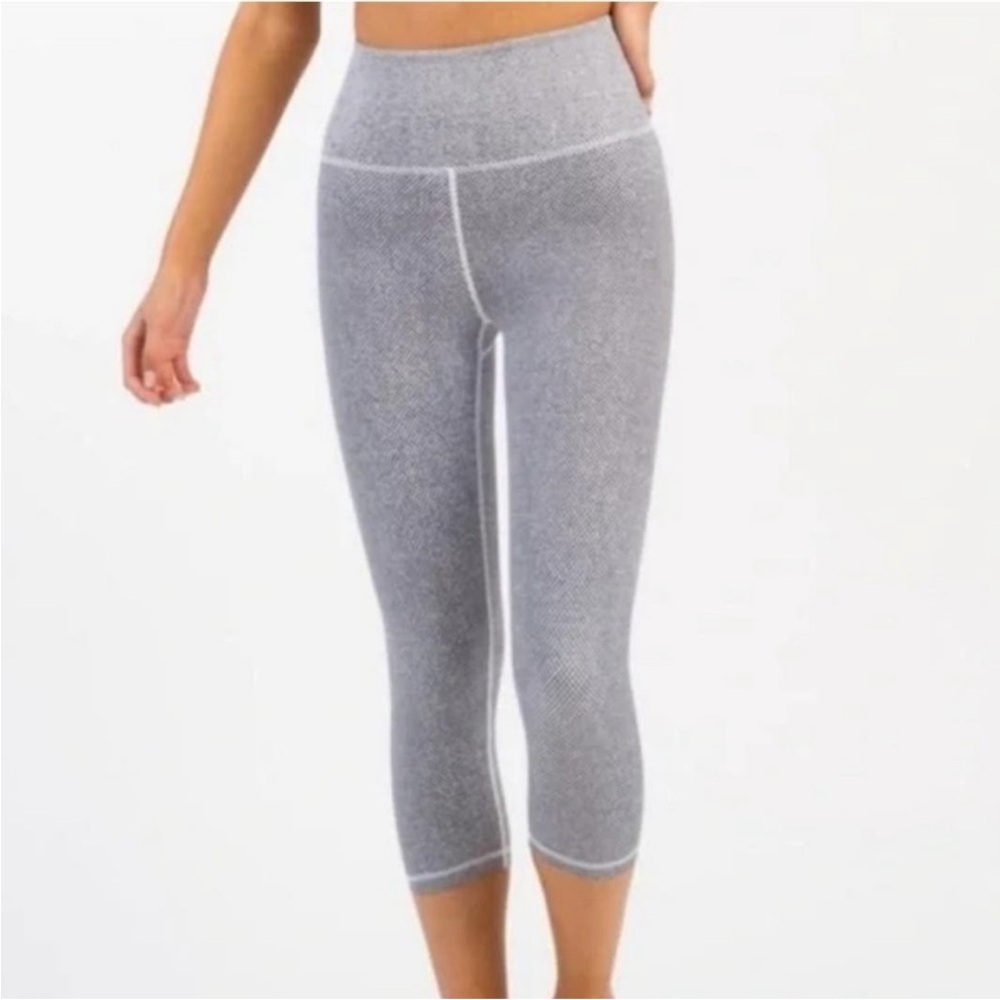 ✨NWT✨ Zyia Active Women's Racer Light n Tight Hi-Rise Black Dot Crop Leggings